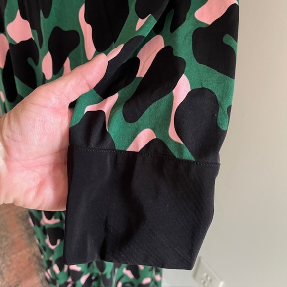 BCBG MAX AZRIA Abstract Faux Wrap Dress Size large NWT - Picture 6 of 9